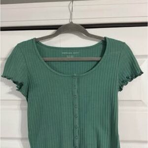 American Eagle Outfitters Green Short Sleeve Tee